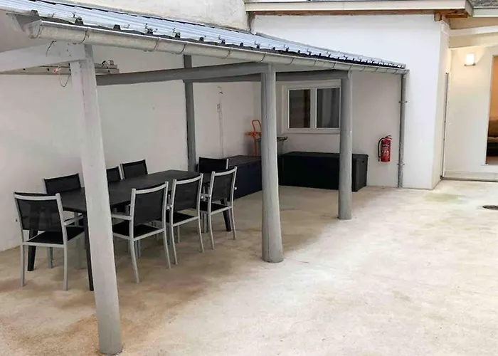 La Cour Du Faubourg 3